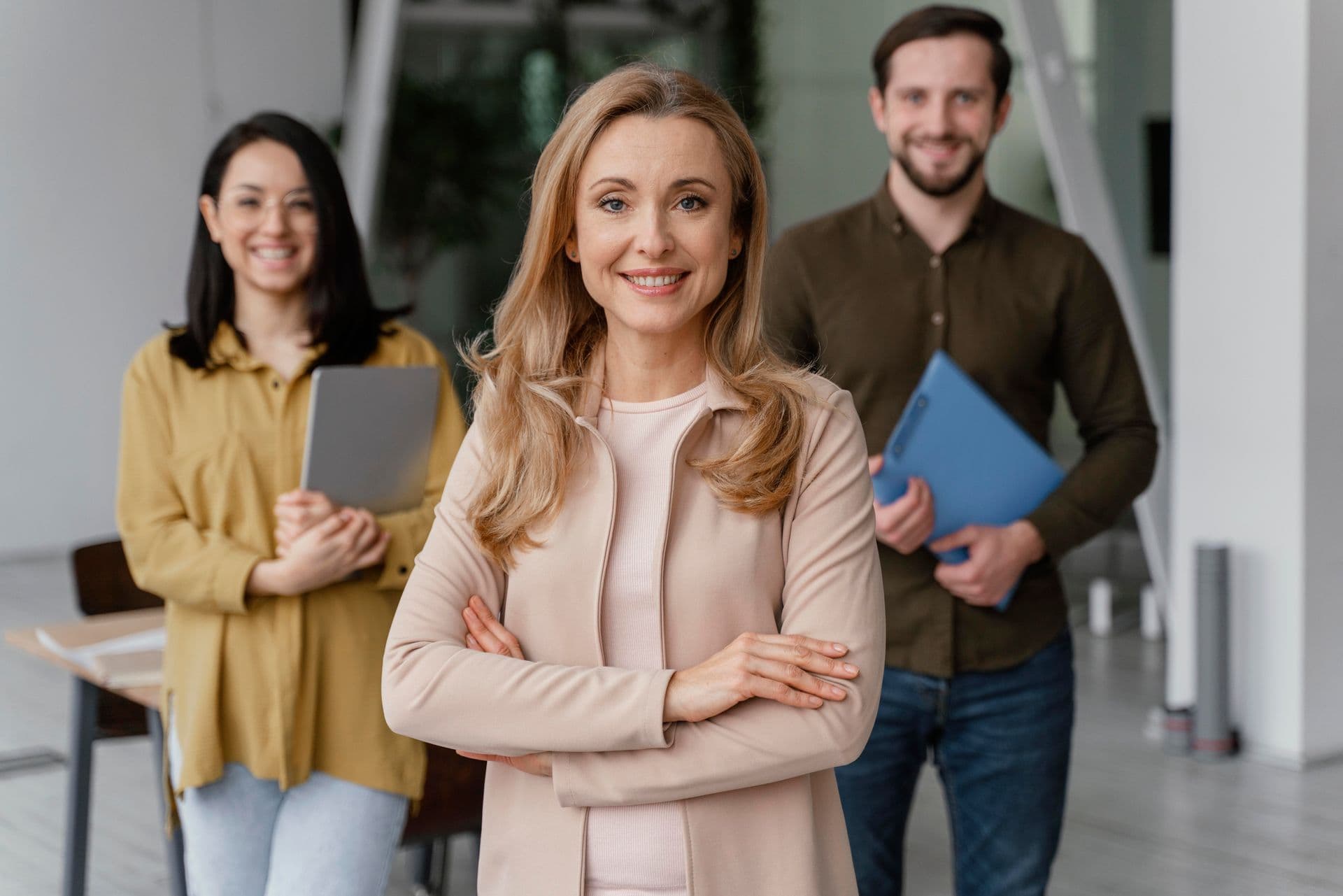 Kann ich Vollzeit arbeiten und Kleingewerbe anmelden?